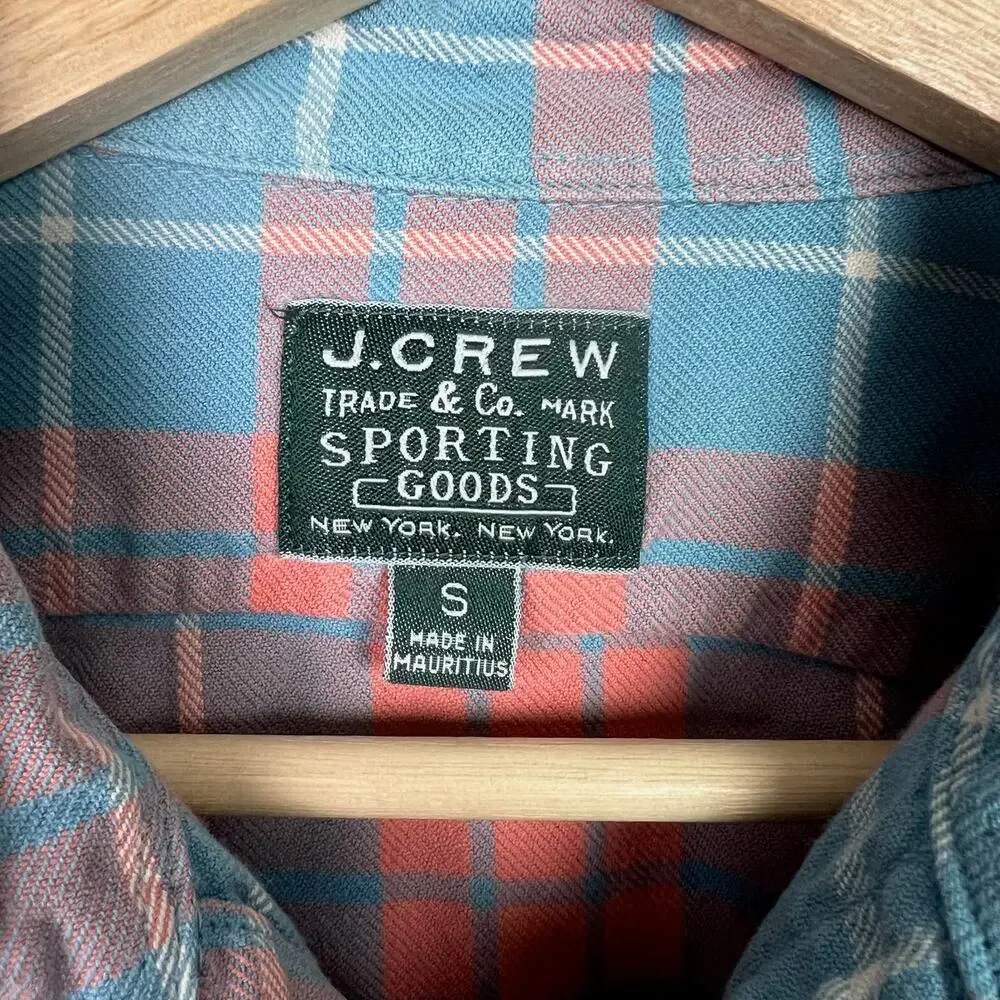 J. Crew Men's Peachy Pink and Sky Blue Button Up Soft Plaid Shirt Size Small‎
